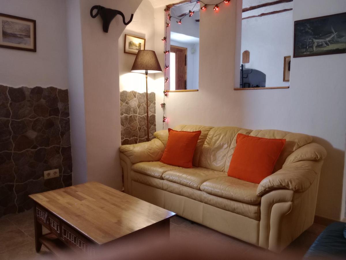 Casa En La Plaza, Hinojares - Ideal For Exploring The Area Exterior foto